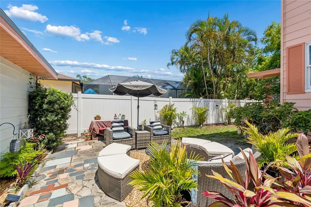 For Sale: $799,990 (4 beds, 1 baths, 1999 Square Feet)