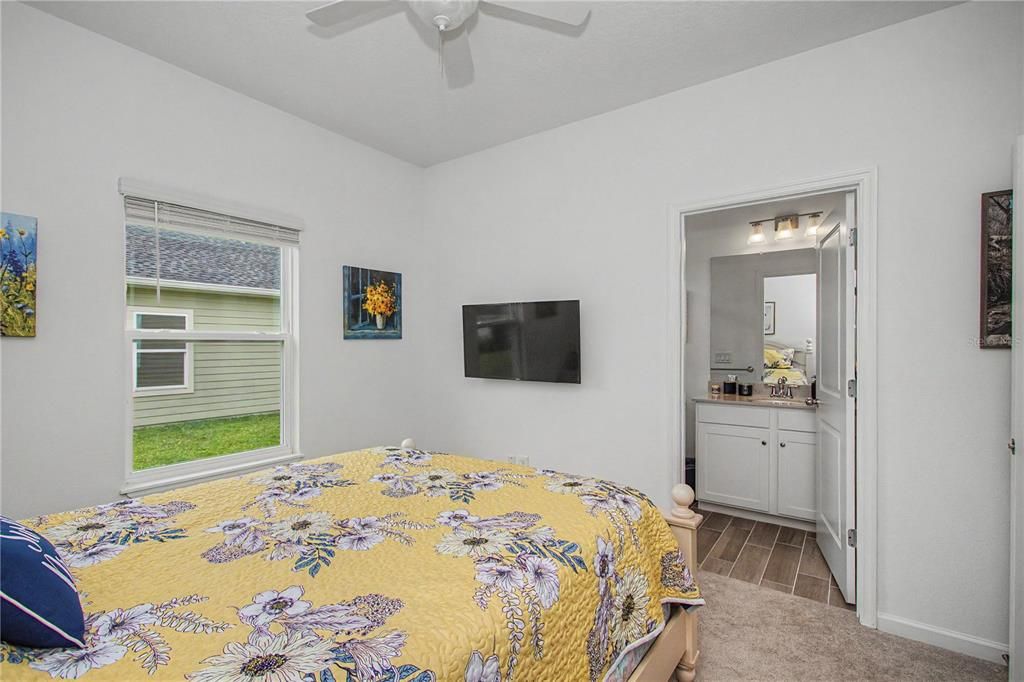 На продажу: $320,000 (3 спален, 3 ванн, 2039 Квадратных фут)