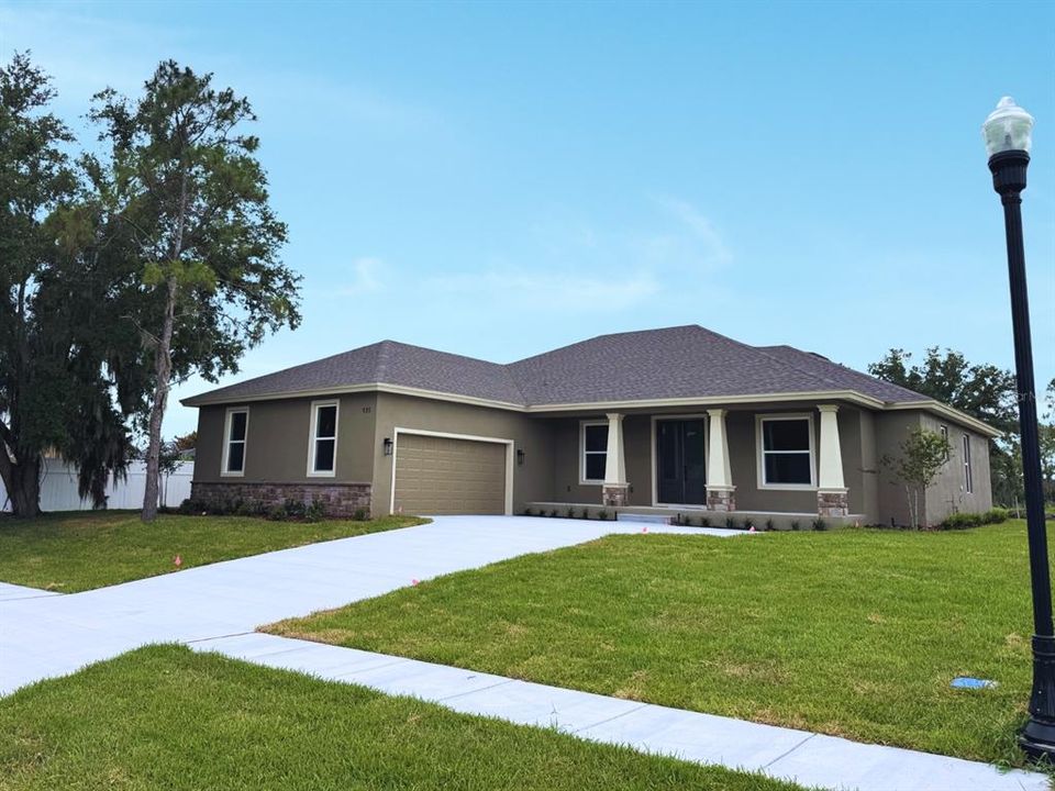 На продажу: $449,900 (4 спален, 2 ванн, 2005 Квадратных фут)