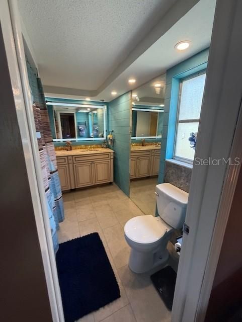 For Sale: $249,900 (3 beds, 2 baths, 1687 Square Feet)
