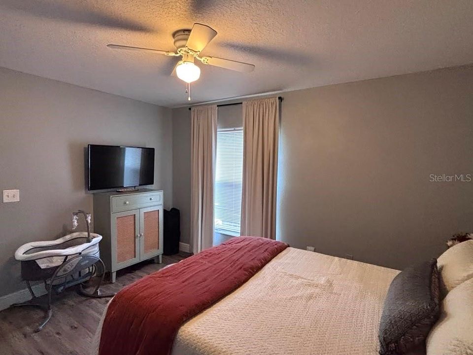 For Rent: $2,475 (3 beds, 2 baths, 1969 Square Feet)