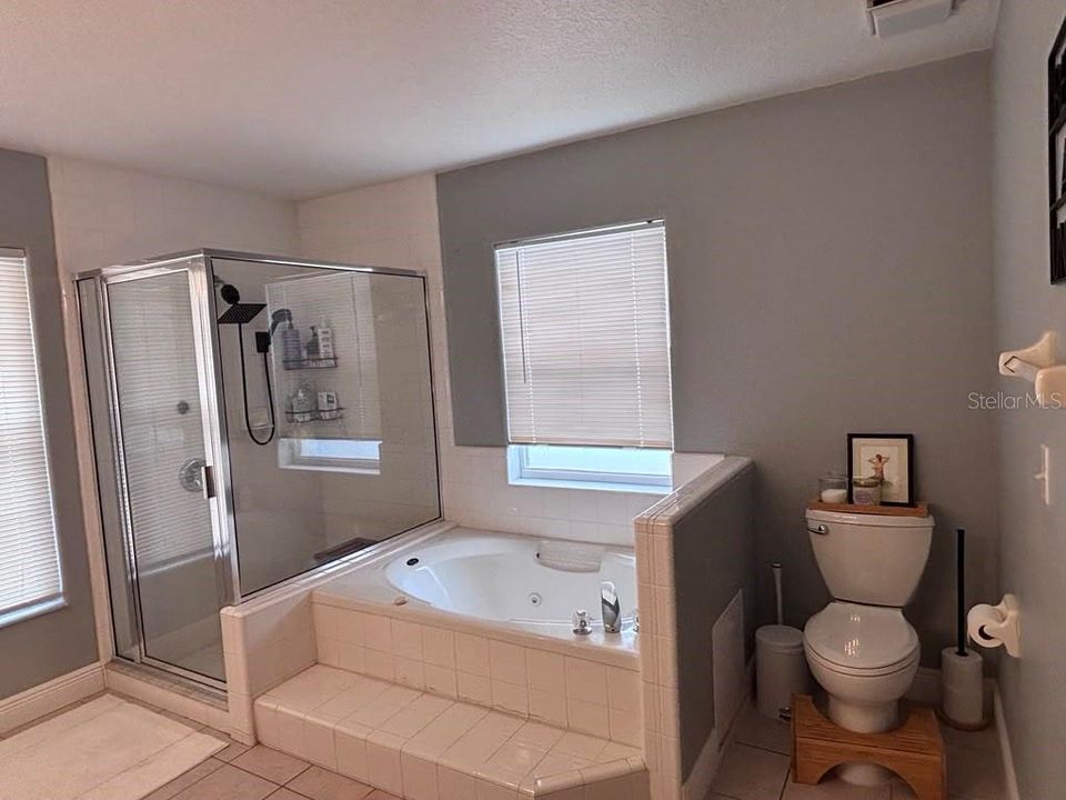 For Rent: $2,475 (3 beds, 2 baths, 1969 Square Feet)