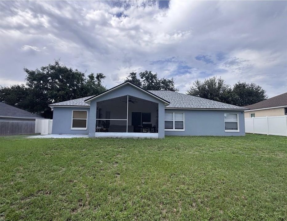 For Rent: $2,475 (3 beds, 2 baths, 1969 Square Feet)