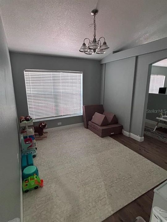 For Rent: $2,475 (3 beds, 2 baths, 1969 Square Feet)