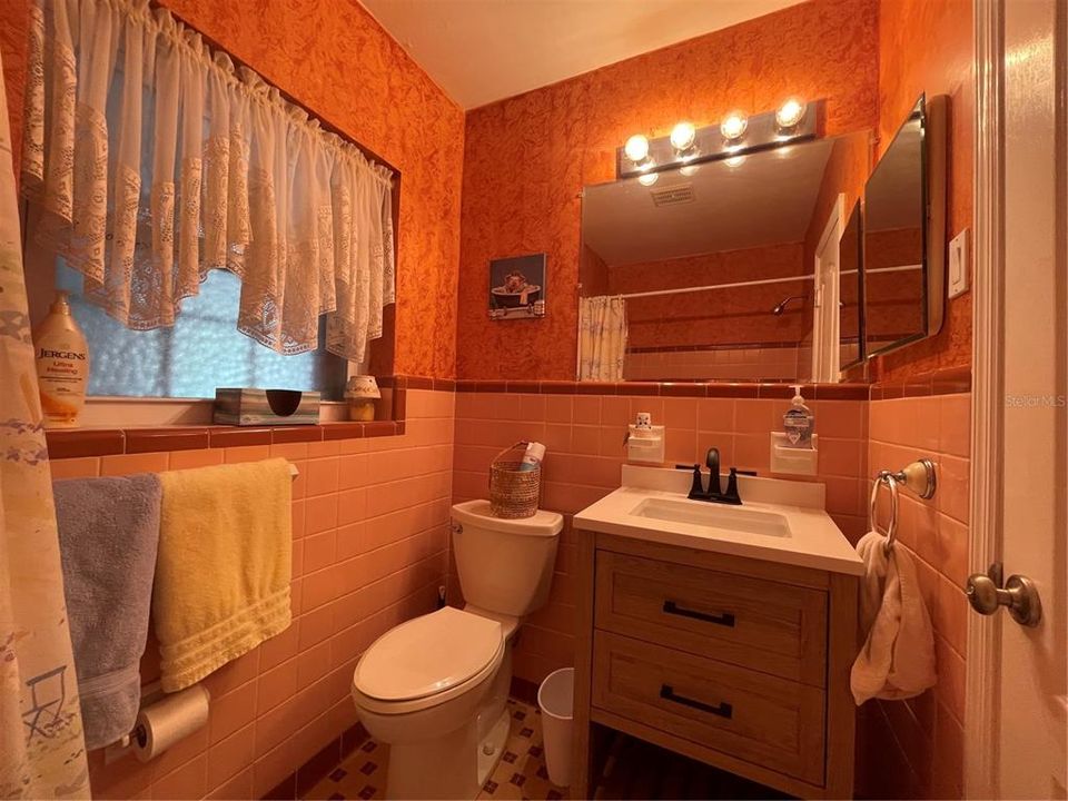 For Rent: $3,200 (3 beds, 2 baths, 1928 Square Feet)