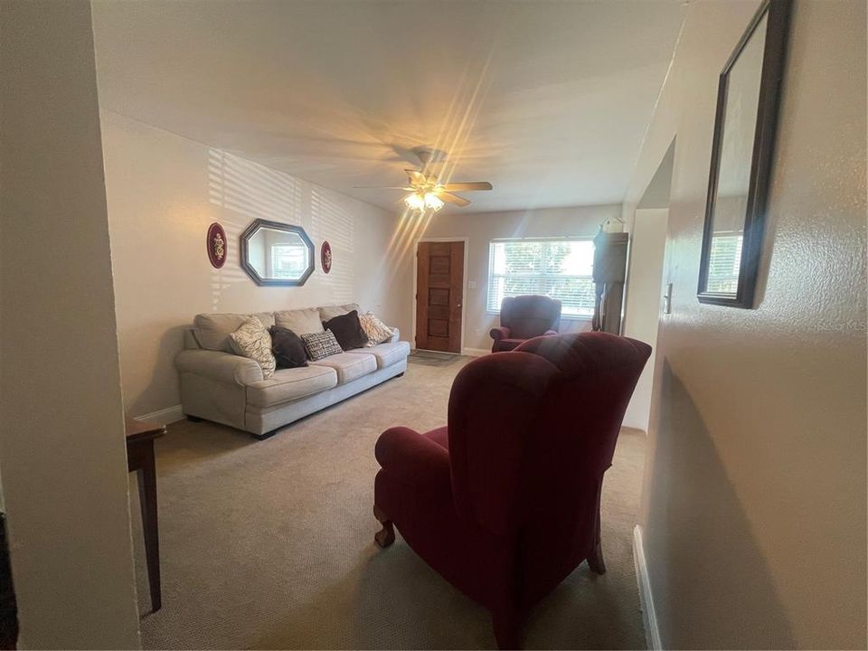 For Rent: $3,200 (3 beds, 2 baths, 1928 Square Feet)