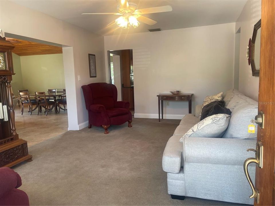 For Rent: $3,200 (3 beds, 2 baths, 1928 Square Feet)