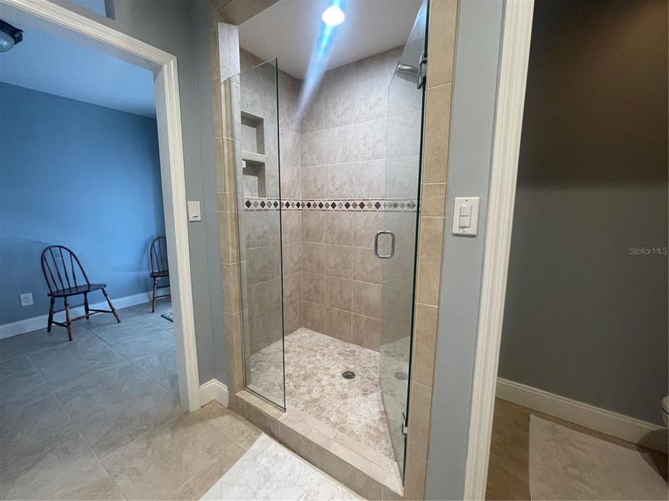For Rent: $3,200 (3 beds, 2 baths, 1928 Square Feet)