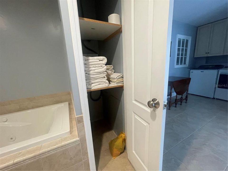 For Rent: $3,200 (3 beds, 2 baths, 1928 Square Feet)