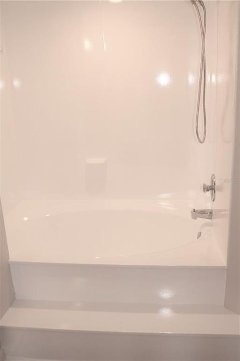 For Rent: $2,300 (2 beds, 2 baths, 1145 Square Feet)