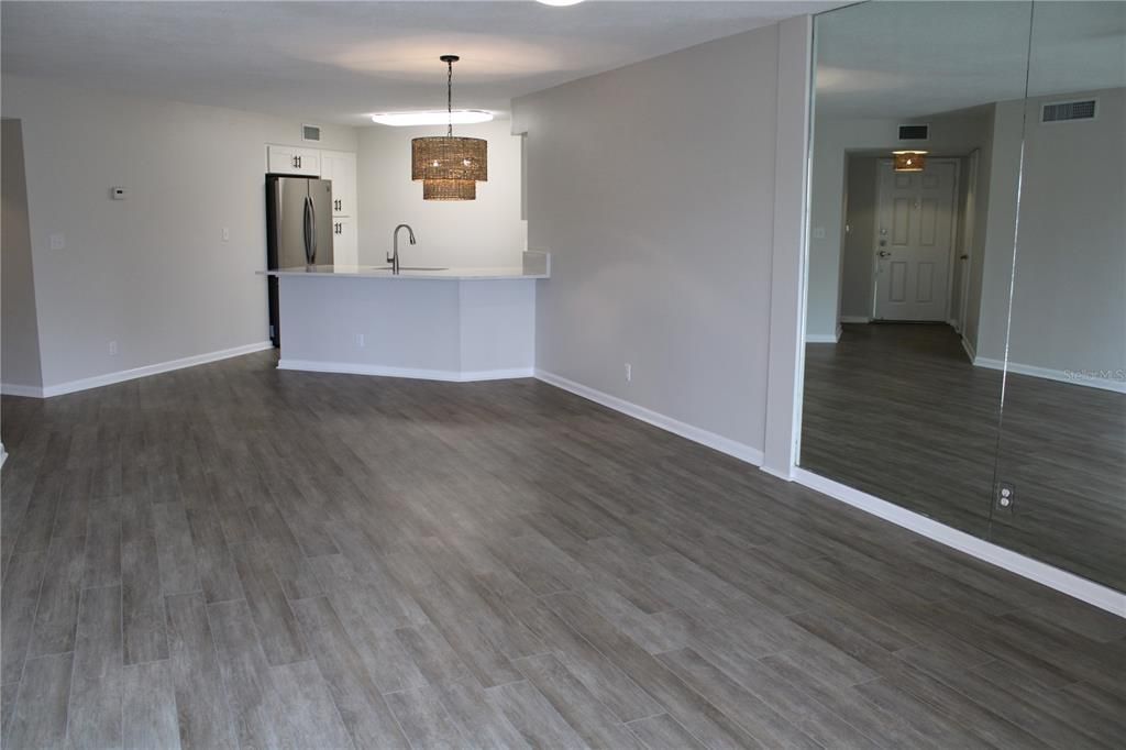 For Rent: $2,300 (2 beds, 2 baths, 1145 Square Feet)