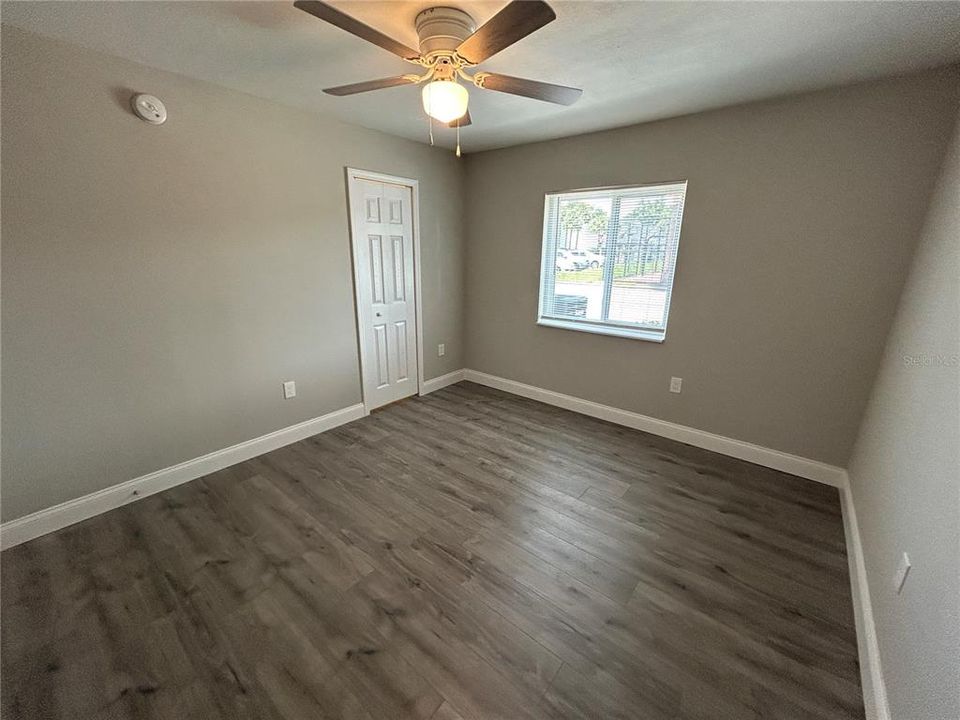 На продажу: $195,900 (3 спален, 2 ванн, 1426 Квадратных фут)
