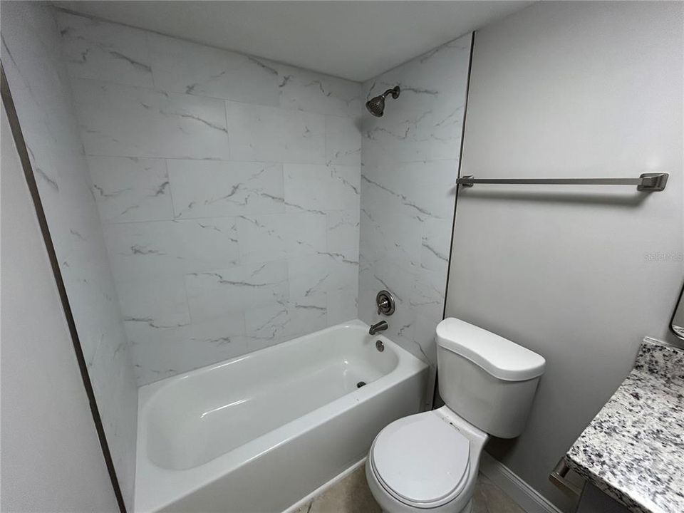 На продажу: $195,900 (3 спален, 2 ванн, 1426 Квадратных фут)