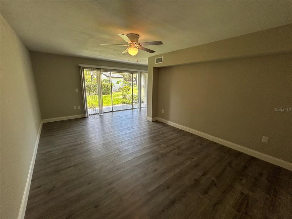 На продажу: $195,900 (3 спален, 2 ванн, 1426 Квадратных фут)