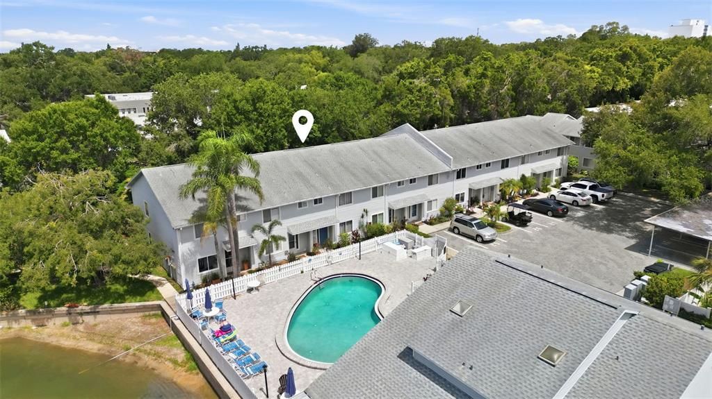 For Sale: $320,000 (2 beds, 2 baths, 1035 Square Feet)