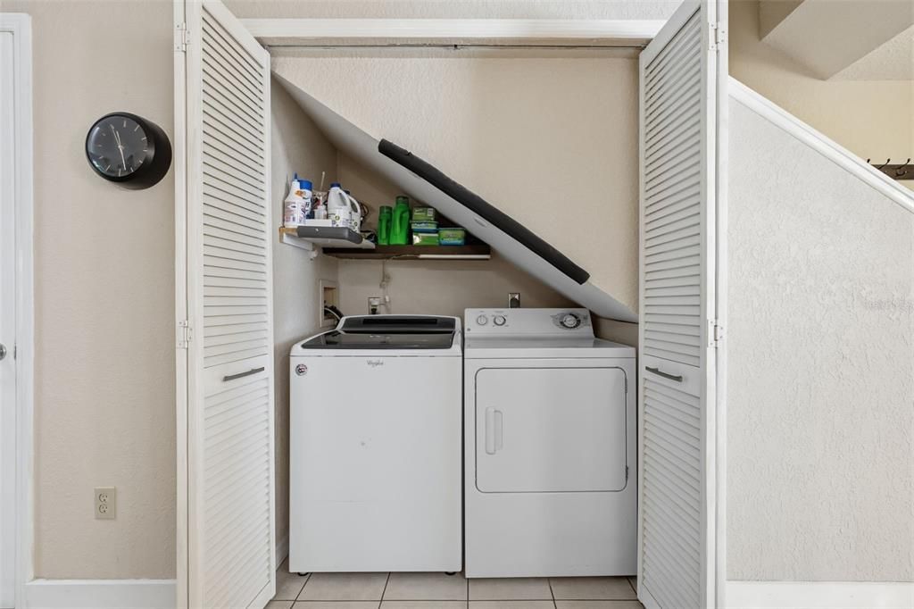 For Sale: $320,000 (2 beds, 2 baths, 1035 Square Feet)
