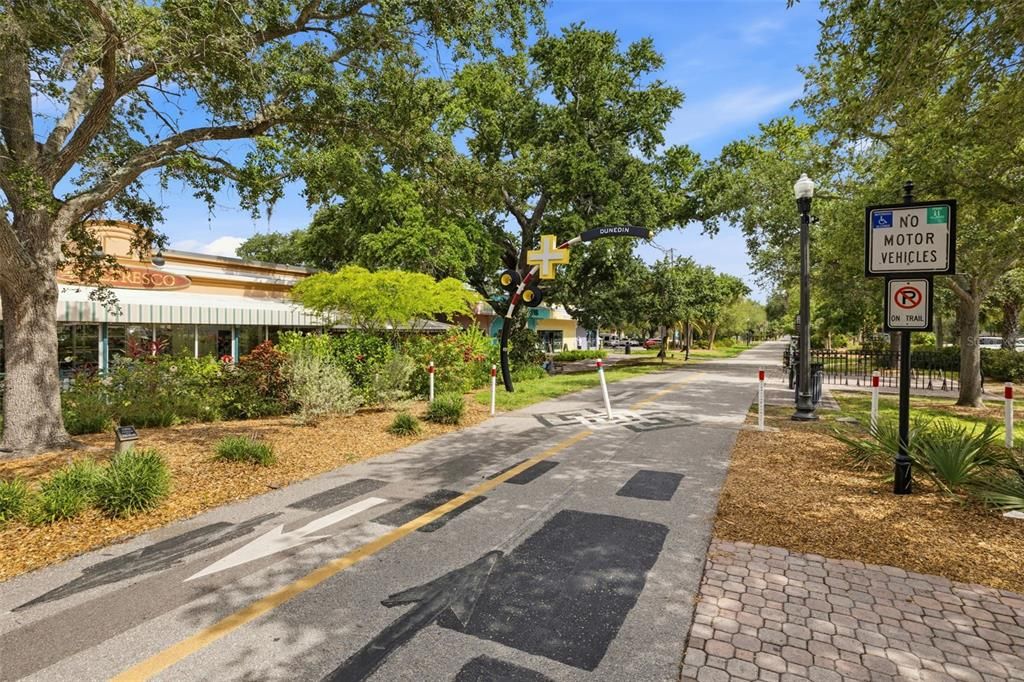 For Sale: $320,000 (2 beds, 2 baths, 1035 Square Feet)