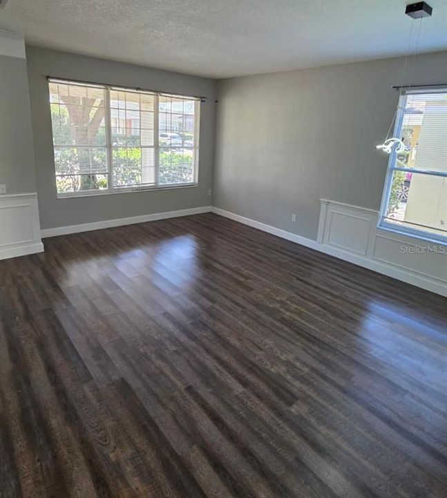 Activo con contrato: $2,800 (4 camas, 3 baños, 2190 Pies cuadrados)