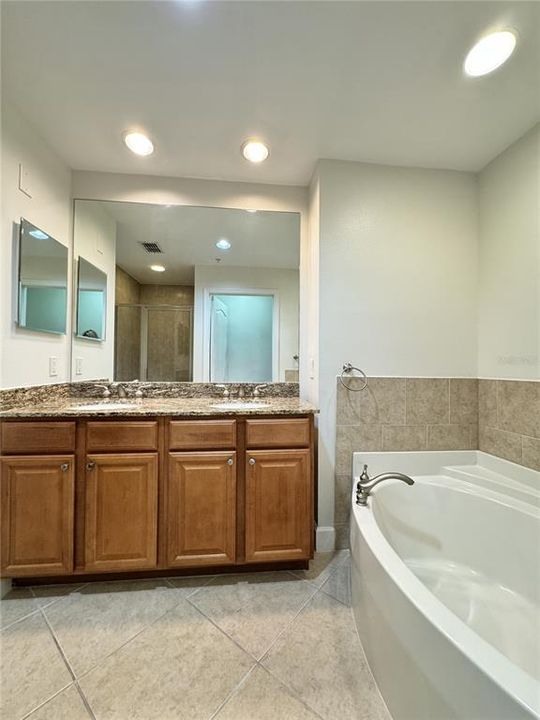 For Rent: $2,000 (2 beds, 2 baths, 1575 Square Feet)