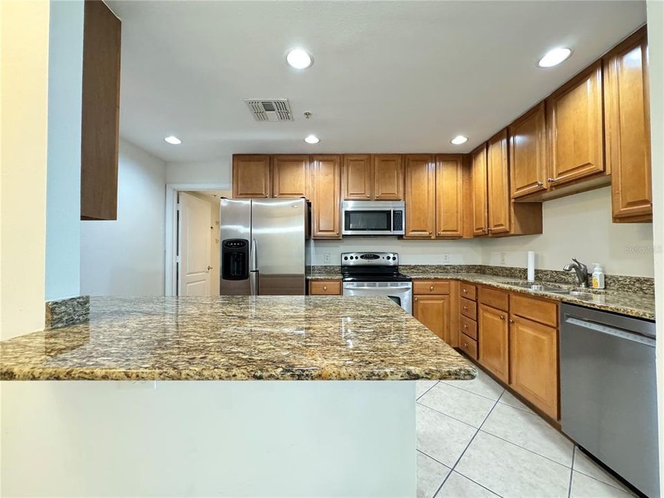 For Rent: $2,000 (2 beds, 2 baths, 1575 Square Feet)