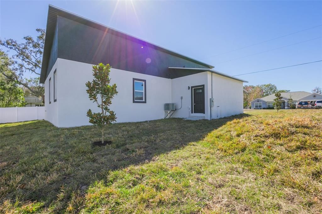 For Rent: $3,000 (3 beds, 2 baths, 1615 Square Feet)