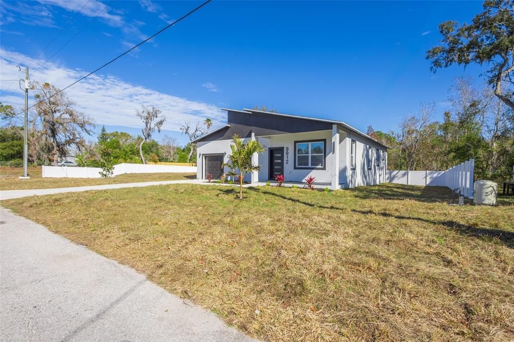 For Rent: $3,000 (3 beds, 2 baths, 1615 Square Feet)