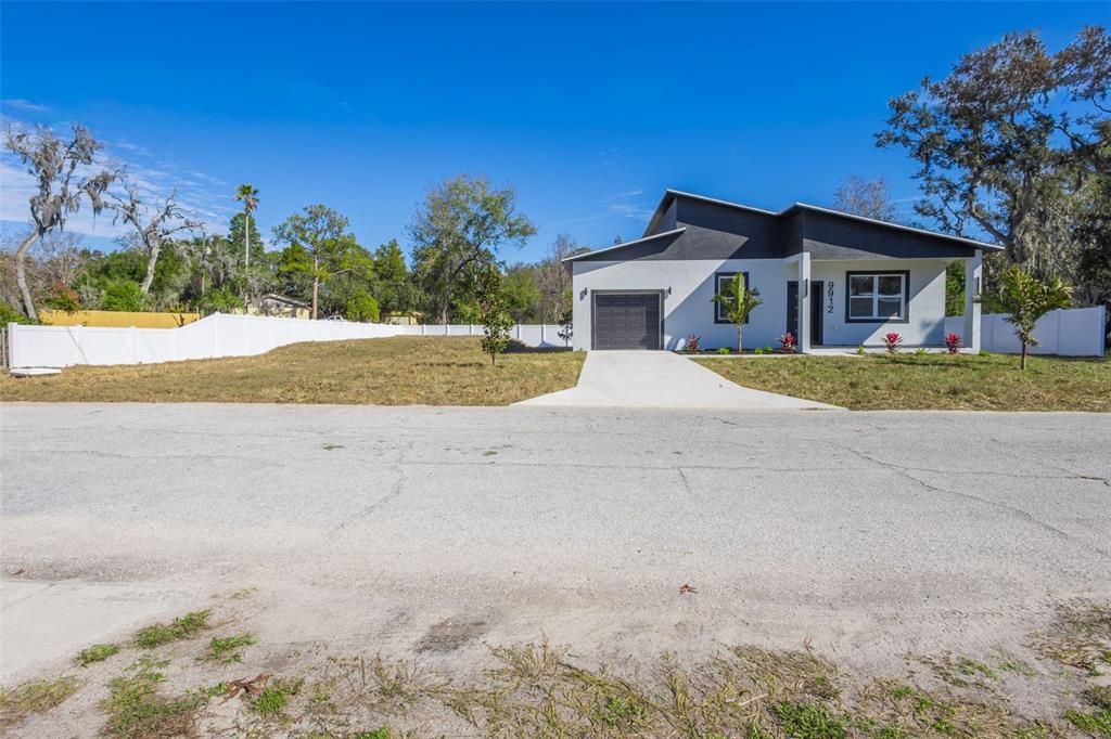 For Rent: $3,000 (3 beds, 2 baths, 1615 Square Feet)
