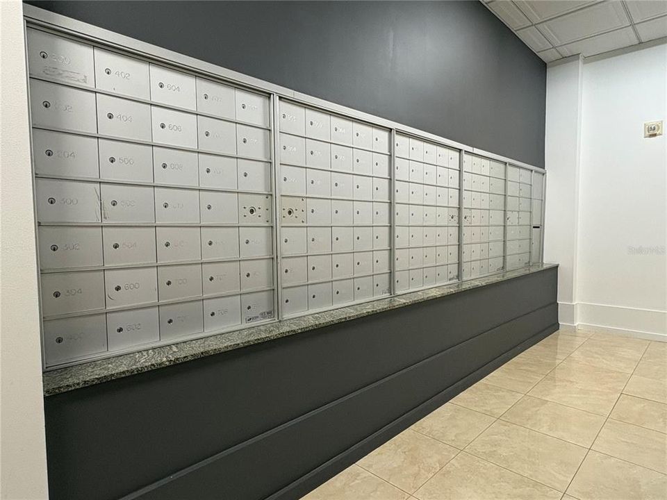 出租: $3,000 (1 贝兹, 1 浴室, 705 平方英尺)