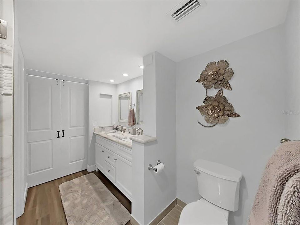 В аренду: $2,300 (2 спален, 2 ванн, 1050 Квадратных фут)