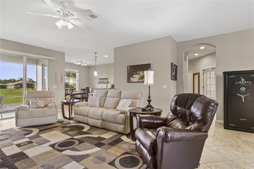 For Sale: $450,000 (3 beds, 2 baths, 1962 Square Feet)