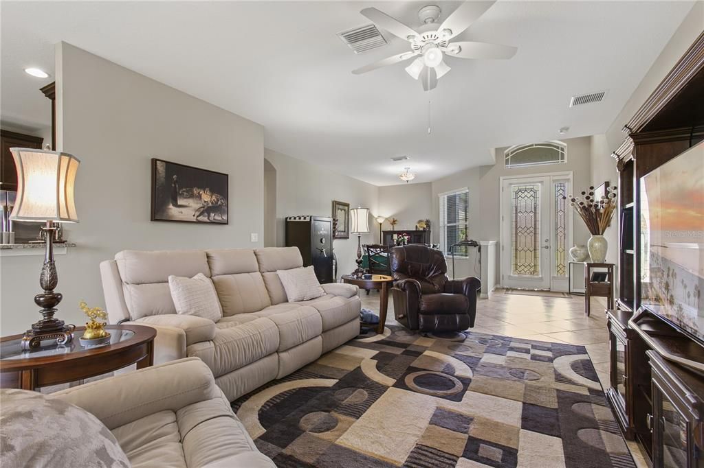 For Sale: $450,000 (3 beds, 2 baths, 1962 Square Feet)