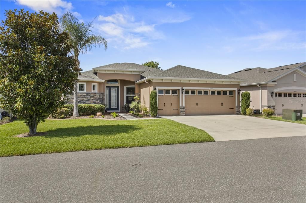 For Sale: $450,000 (3 beds, 2 baths, 1962 Square Feet)