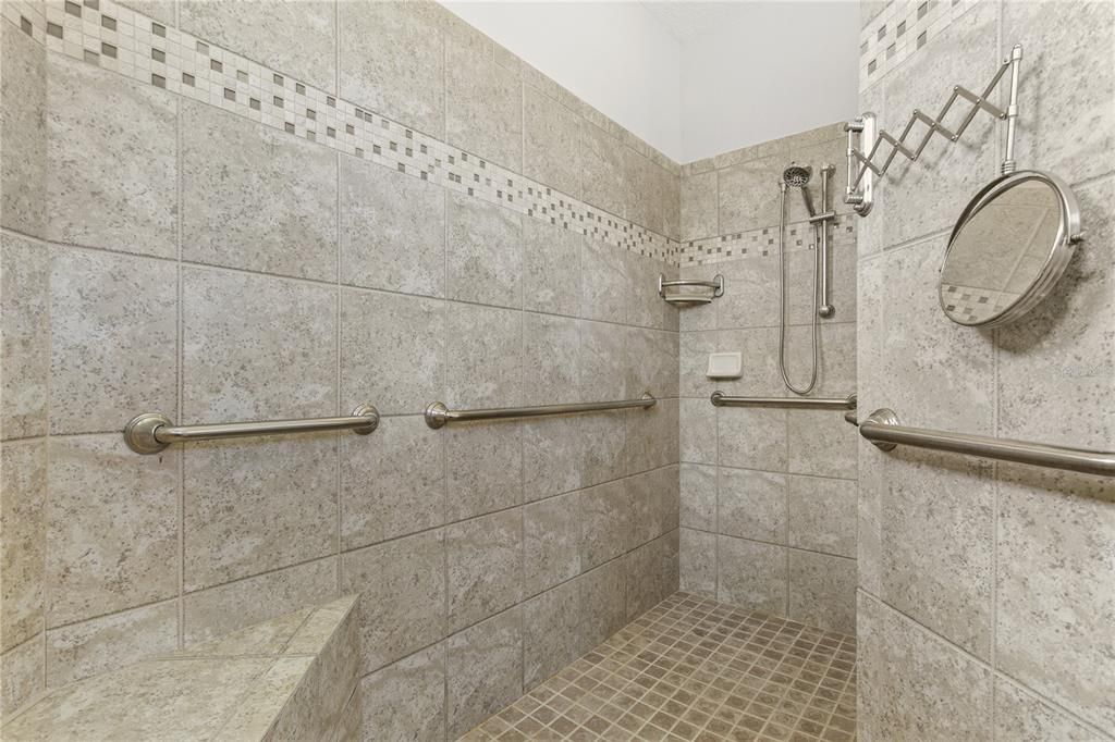 For Sale: $450,000 (3 beds, 2 baths, 1962 Square Feet)