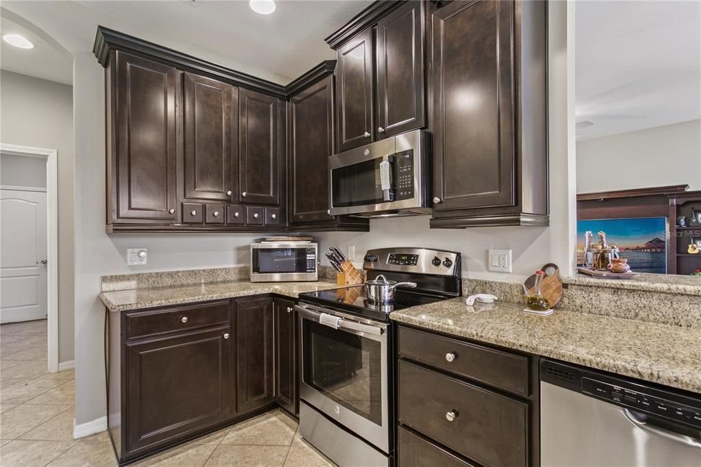 For Sale: $450,000 (3 beds, 2 baths, 1962 Square Feet)