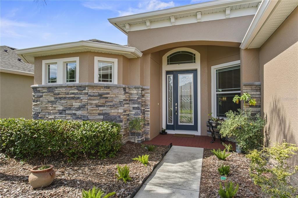 For Sale: $450,000 (3 beds, 2 baths, 1962 Square Feet)