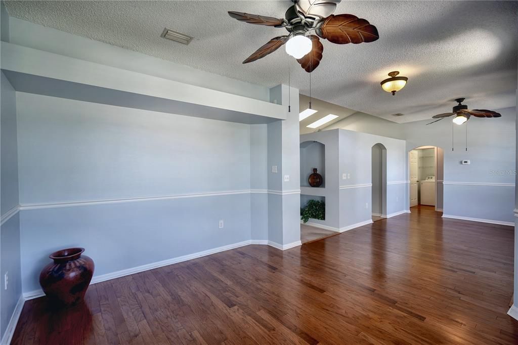 Active With Contract: $329,900 (3 beds, 2 baths, 1787 Square Feet)
