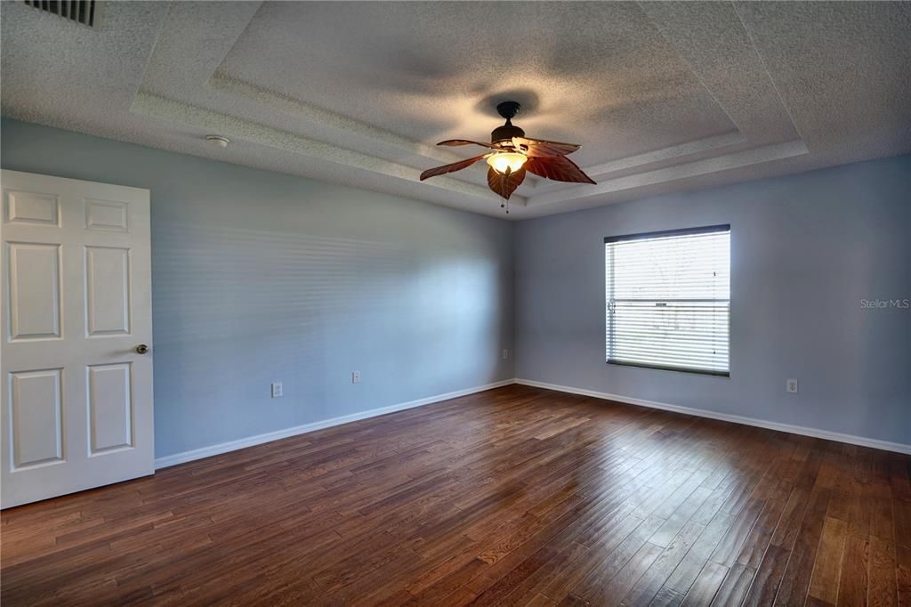 Active With Contract: $329,900 (3 beds, 2 baths, 1787 Square Feet)