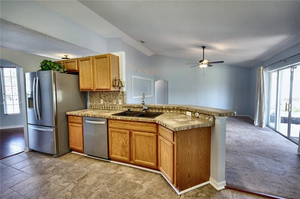 Active With Contract: $329,900 (3 beds, 2 baths, 1787 Square Feet)