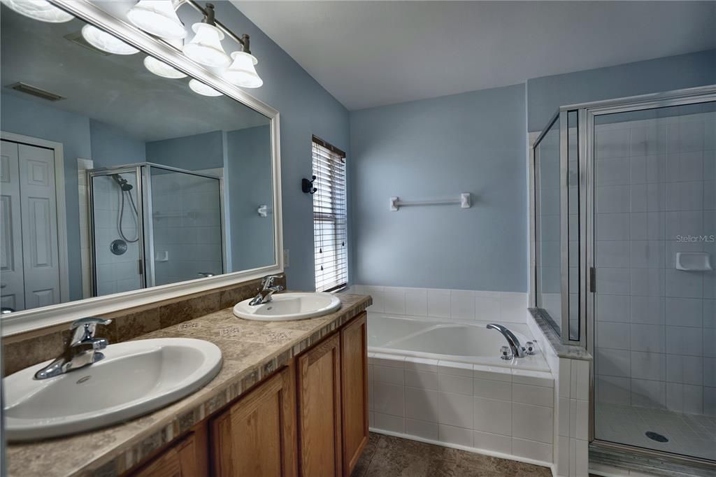 Active With Contract: $329,900 (3 beds, 2 baths, 1787 Square Feet)