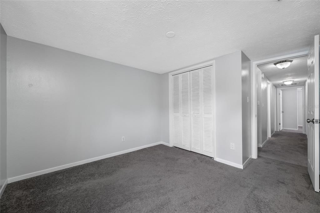Activo con contrato: $485,000 (4 camas, 2 baños, 2232 Pies cuadrados)
