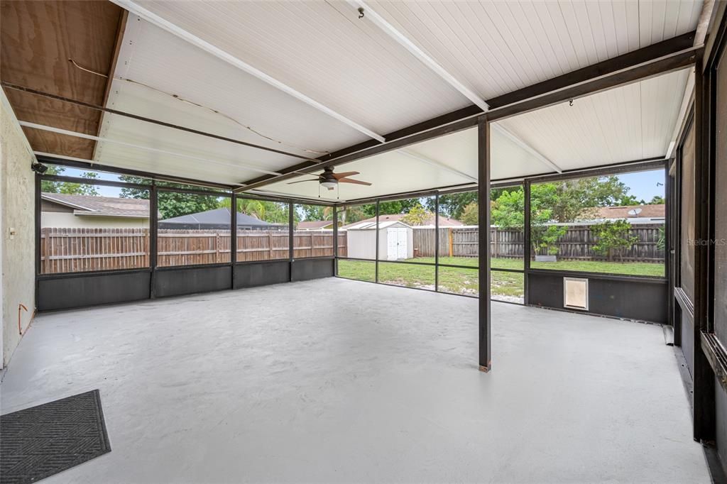 Activo con contrato: $485,000 (4 camas, 2 baños, 2232 Pies cuadrados)
