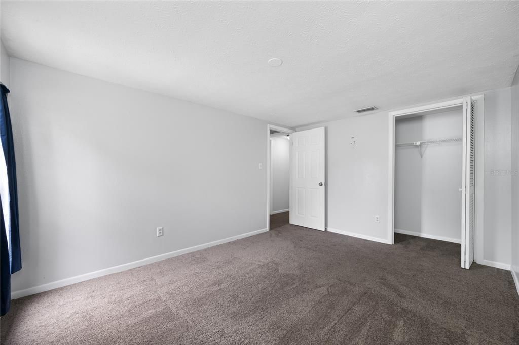 Activo con contrato: $485,000 (4 camas, 2 baños, 2232 Pies cuadrados)