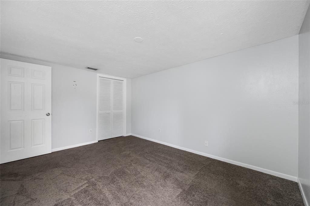 Activo con contrato: $485,000 (4 camas, 2 baños, 2232 Pies cuadrados)