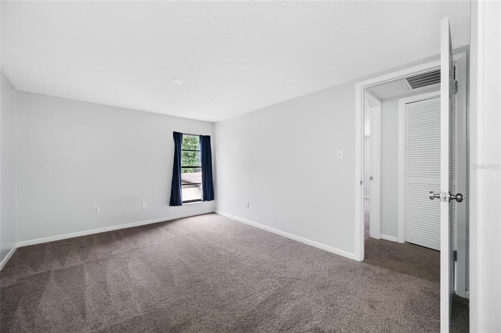 Activo con contrato: $485,000 (4 camas, 2 baños, 2232 Pies cuadrados)