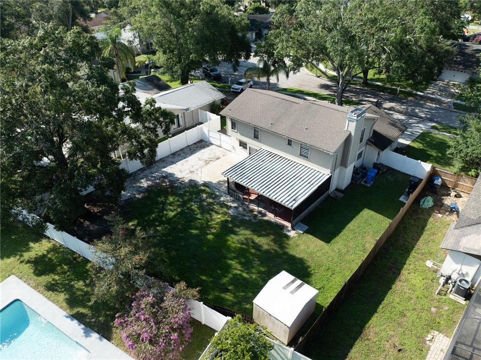 Activo con contrato: $485,000 (4 camas, 2 baños, 2232 Pies cuadrados)