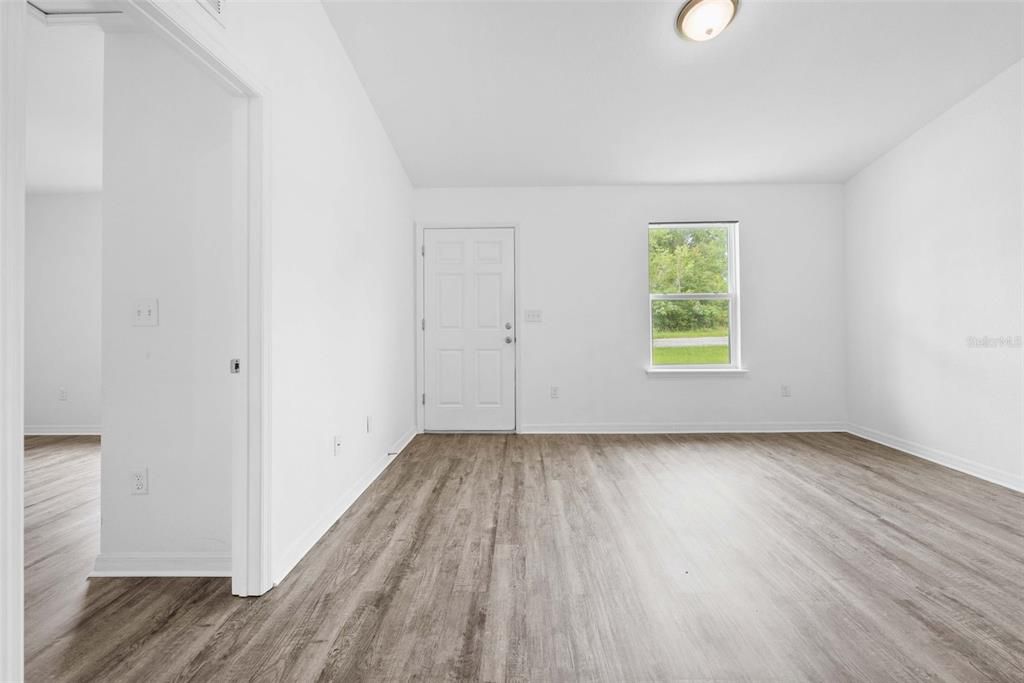На продажу: $204,900 (3 спален, 2 ванн, 1014 Квадратных фут)