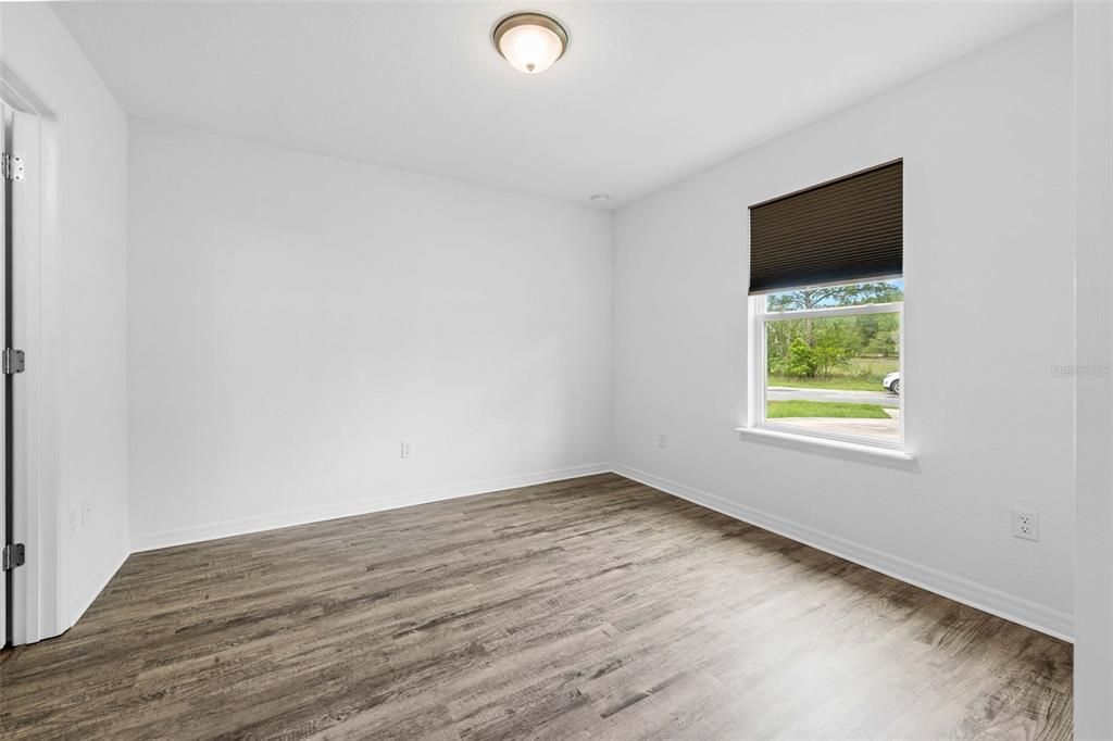На продажу: $204,900 (3 спален, 2 ванн, 1014 Квадратных фут)