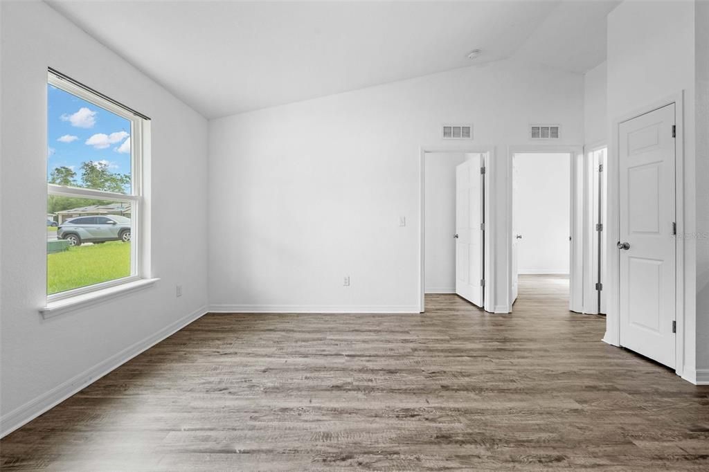 На продажу: $204,900 (3 спален, 2 ванн, 1014 Квадратных фут)
