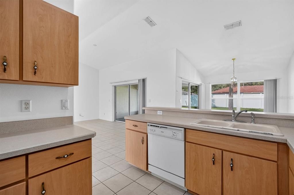 En Venta: $310,000 (3 camas, 2 baños, 1764 Pies cuadrados)