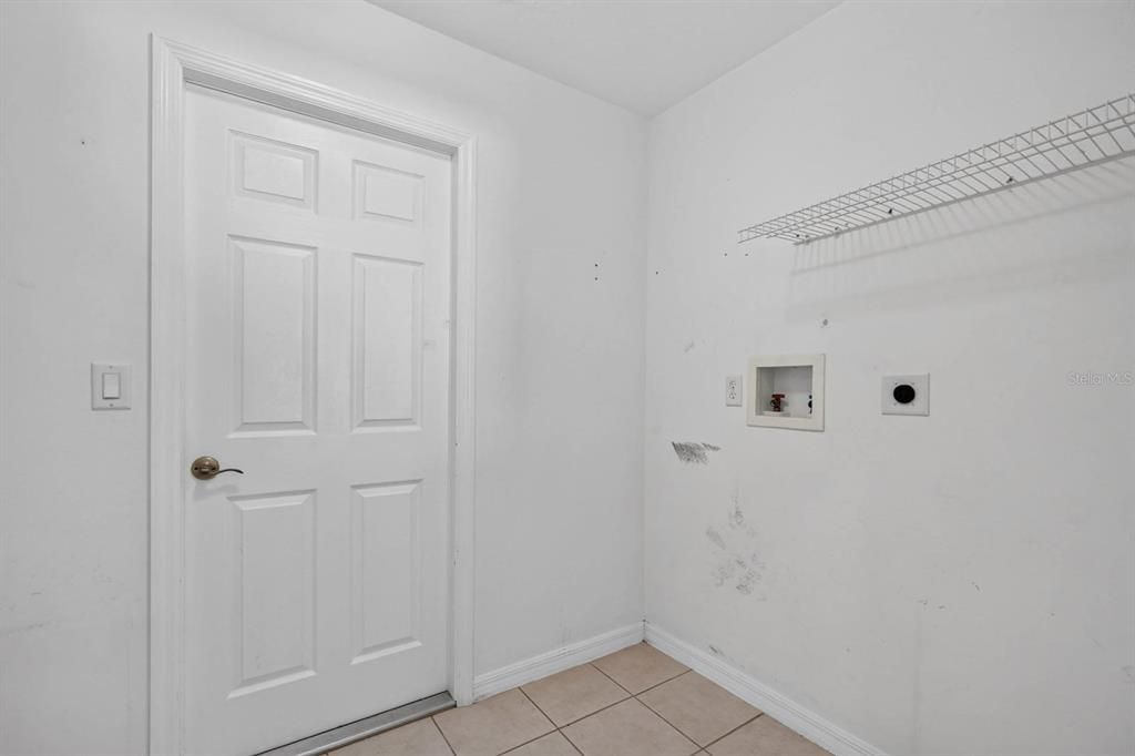 En Venta: $310,000 (3 camas, 2 baños, 1764 Pies cuadrados)